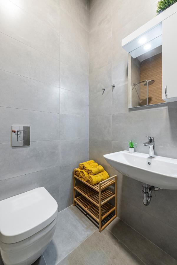Vertigo Modern Studio-Free Private Parking-Fast Wi-Fi โนวีซาด ภายนอก รูปภาพ