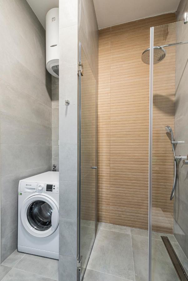 Vertigo Modern Studio-Free Private Parking-Fast Wi-Fi โนวีซาด ภายนอก รูปภาพ